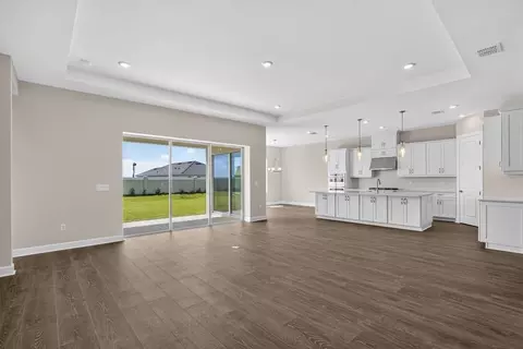 13827 Buchanan Dr, Palmetto, FL 34221