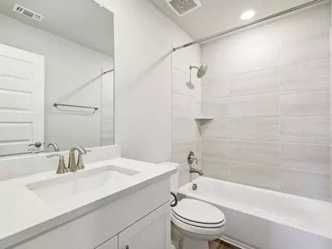 102 Short Toed Swoop, Cedar Creek, TX 78612