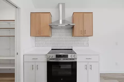 Kitchen - 118 Boneset Ave, Poynette, WI 53955 photo 3 of 6