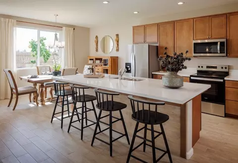 Kitchen - 1629 W Sable Pl, Hanford, CA 93230 photo 2 of 13