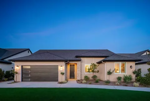 Exterior - 1629 W Sable Pl, Hanford, CA 93230 photo 4 of 11