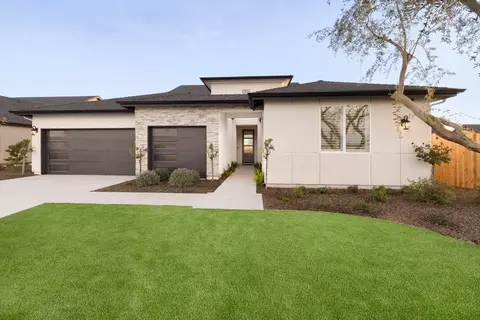 Exterior - 1629 W Sable Pl, Hanford, CA 93230 photo 11 of 11
