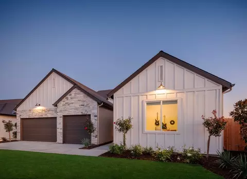 Exterior - 1629 W Sable Pl, Hanford, CA 93230 photo 8 of 11