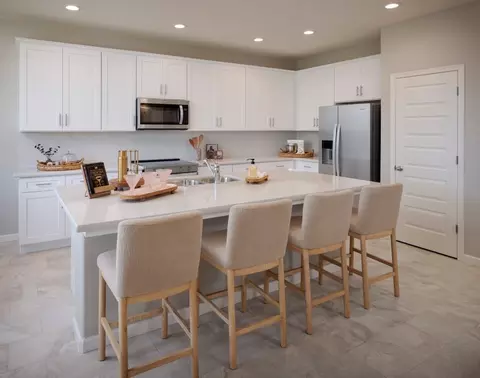 Kitchen - 1629 W Sable Pl, Hanford, CA 93230 photo 6 of 13