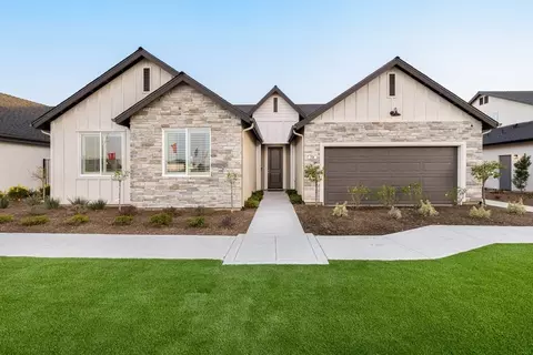 Exterior - 1629 W Sable Pl, Hanford, CA 93230 photo 10 of 11