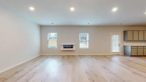 Living - 94 Jacoby Dr, Fairburn, GA 30213 photo 4 of 9