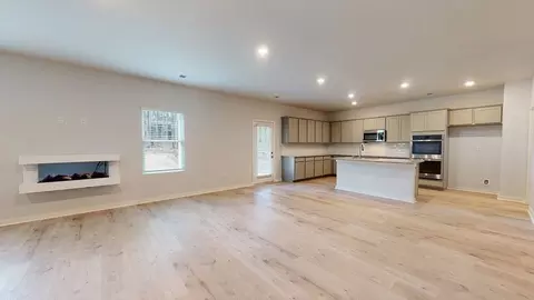 Living - 94 Jacoby Dr, Fairburn, GA 30213 photo 2 of 9