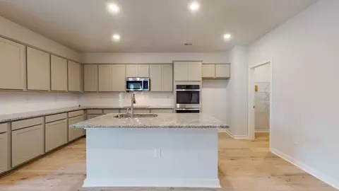 Kitchen - 94 Jacoby Dr, Fairburn, GA 30213 photo 3 of 6