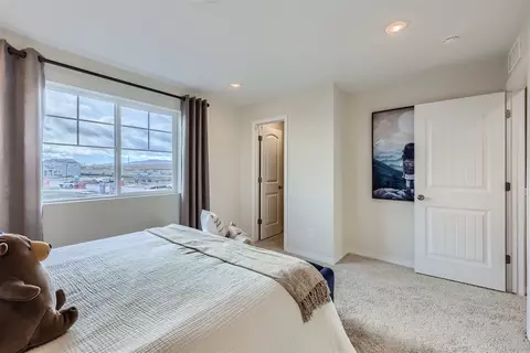 Bedroom - 986 Rhapsody Dr, Windsor, CO 80550 photo 6 of 12