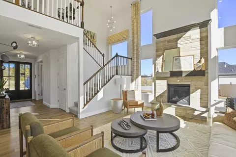 Living - Everglades Dr, Ashland, MO 65010 photo 2 of 4