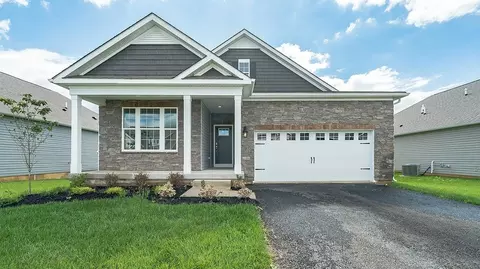 1490 Dresden Dr, Breinigsville, PA 18031
