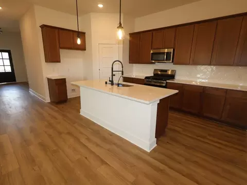 2211 Lone Bronco Blvd, Rosenberg, TX 77471
