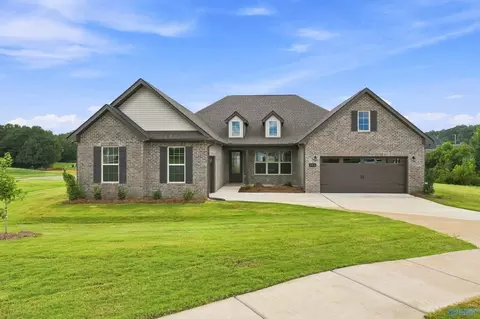 202 Applewood Ct, Huntsville, AL 35811