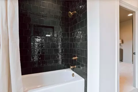 Bath - 3136 Bottle Way, Auburn, AL 36830 photo 4 of 5