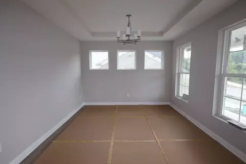 Living - 5775 Irwin Dr, Cincinnati, OH 45248 photo 5 of 10