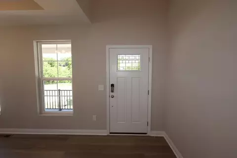 Entry Way - 5775 Irwin Dr, Cincinnati, OH 45248 photo 2 of 8