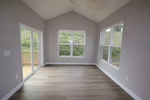 Living - 5775 Irwin Dr, Cincinnati, OH 45248 photo 8 of 10
