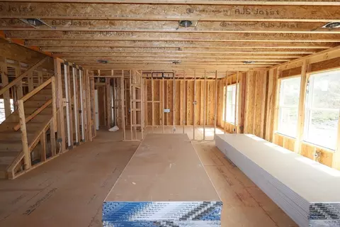 Entry Way - 5775 Irwin Dr, Cincinnati, OH 45248 photo 8 of 8
