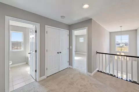 Entry Way - 5775 Irwin Dr, Cincinnati, OH 45248 photo 14 of 16