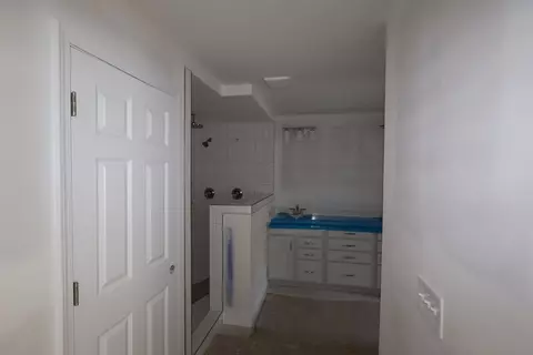 Bath - 5775 Irwin Dr, Cincinnati, OH 45248 photo 4 of 8