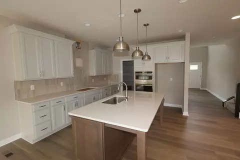 Kitchen - 5775 Irwin Dr, Cincinnati, OH 45248 photo 1 of 3