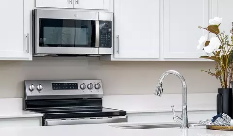 Kitchen - 1212 Daisy Hill Ave, Dundee, FL 33844 photo 5 of 9