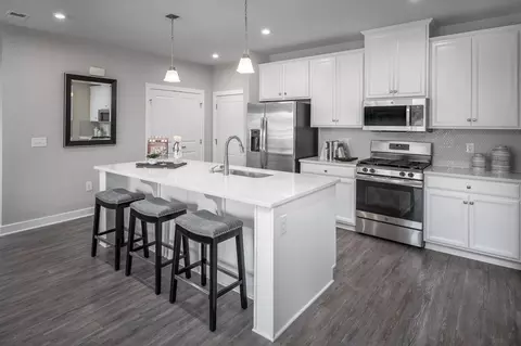 1601 Potomac Shores Pkwy, Dumfries, VA 22026