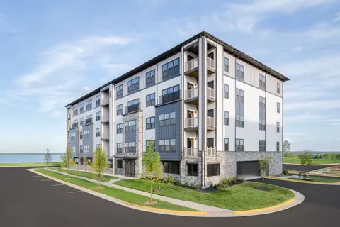 1601 Potomac Shores Pkwy, Dumfries, VA 22026