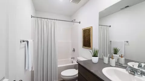 Bath - 16613 Blue Pine St, La Pine, OR 97739 photo 3 of 4