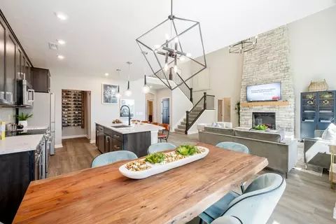 Dining - 4203 Altman Ave, Springfield, OH 45505 photo 3 of 4