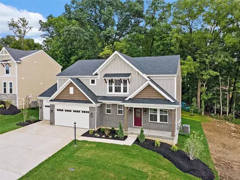 Exterior - 178 Farmstead Blvd, Springboro, OH 45066 photo 4 of 12
