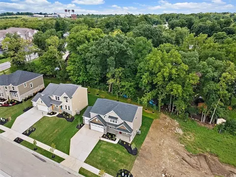 View/Area - 178 Farmstead Blvd, Springboro, OH 45066 photo 7 of 15