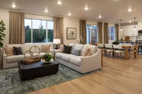 Living - 3687 SW 40th St, Gresham, OR 97080 photo 4 of 9