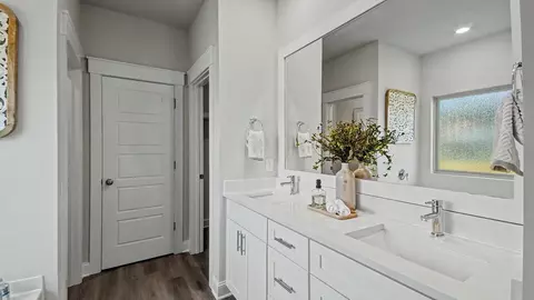 Bath - 122 Cornerstone Dr, Brandon, MS 39042 photo 9 of 11