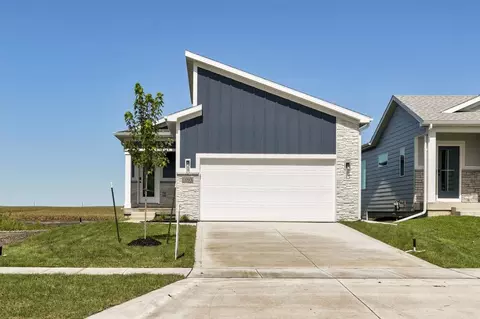 1093 NW Macarthur Ln, Waukee, IA 50263