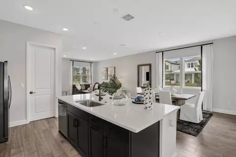 Kitchen - 2954 Sailhouse Dr, Saint Cloud, FL 34771 photo 5 of 6