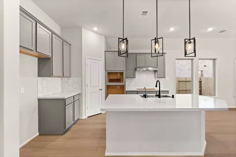 Kitchen - 32431 Poplar Grove Ln, Spring, TX 77386 photo 2 of 5