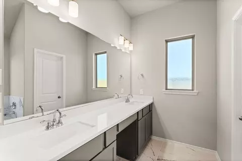 Bath - 32431 Poplar Grove Ln, Spring, TX 77386 photo 1 of 5