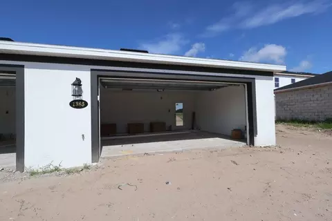 Exterior - 1385 Hyde St, Saint Cloud, FL 34771 photo 7 of 10