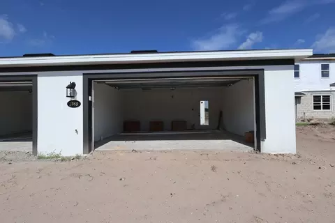 Exterior - 1385 Hyde St, Saint Cloud, FL 34771 photo 6 of 10