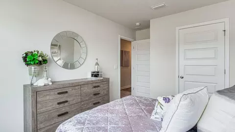 Bedroom - 6573 Firefly Dr, Milton, FL 32583 photo 5 of 8