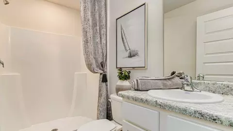 Bath - 6573 Firefly Dr, Milton, FL 32583 photo 3 of 4