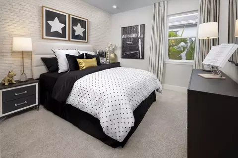 Bedroom - 35094 Flower Patch Dr, Dade City, FL 33525 photo 2 of 3