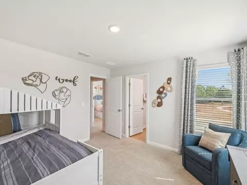 1066 Winding Spring Dr, Mebane, NC 27302