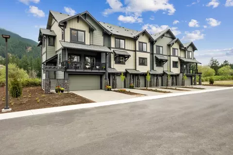 1943 SE 12th St, North Bend, WA 98045