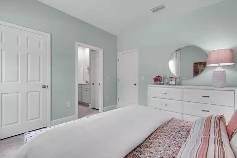 Bedroom - 100 Bentgrass Rd S, Freeport, FL 32439 photo 5 of 7