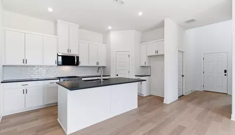 Kitchen - 717 Riggs Ave, Springdale, AR 72762 photo 1 of 2