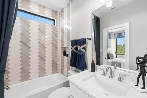 Bath - 3305 Emerald Lake Path, Georgetown, TX 78628 photo 6 of 10