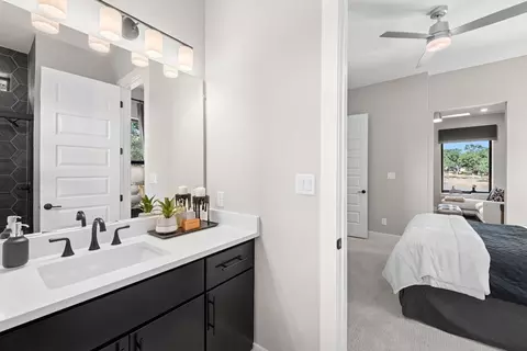 Bath - 3305 Emerald Lake Path, Georgetown, TX 78628 photo 5 of 10