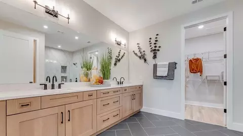 Bath - 5035 Shade Forest Dr, Parrish, FL 34219 photo 1 of 4